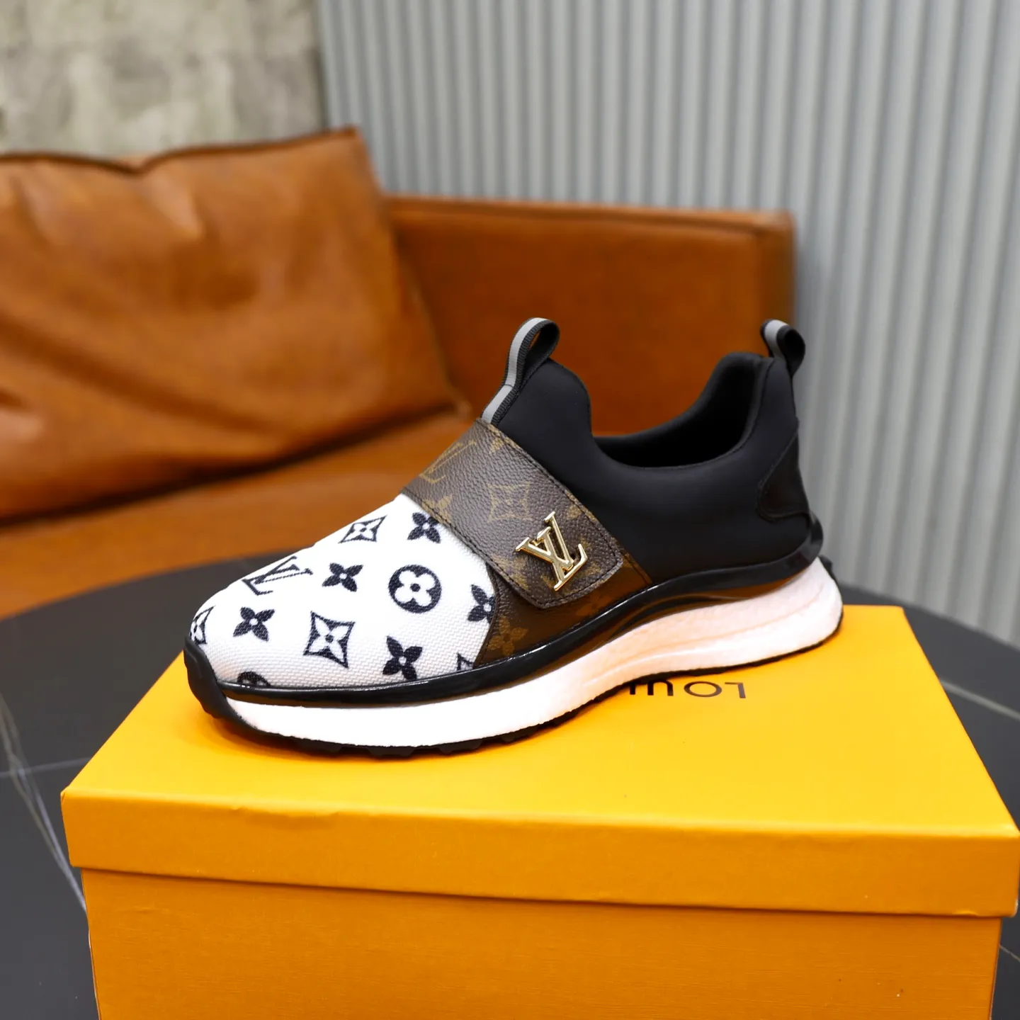 Ex-factory price: 442💰🙅‍♂️🙅‍♂️🙅‍♂️ Brand: GUCCI Standard code: 38-44 (45 customized) Grade: Same as the official website Material: Original leather splicing, comfortable and breathable lining, original wear-resistant outsole Style category: Men's fashionable casual shoes, running shoes, noble luxury brand elements, top luxury Color: actual picture color